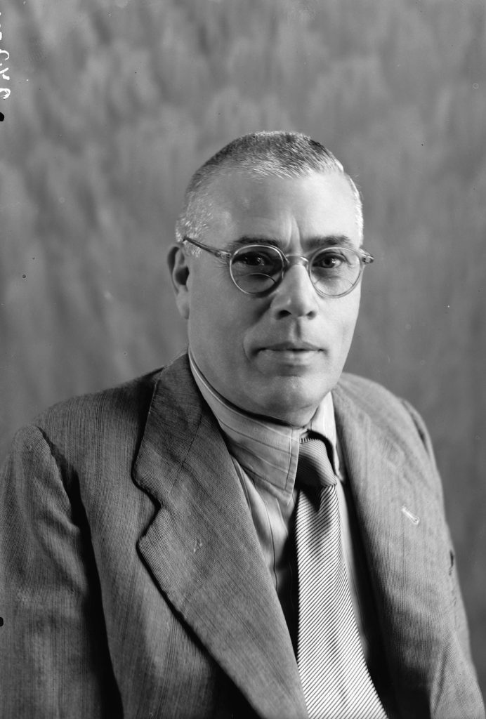 Questa immagine ha l'attributo alt vuoto; il nome del file è 1-GALLO-692x1024.jpg