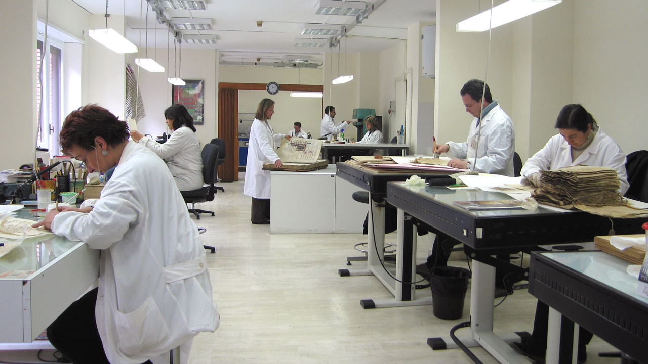 Immagine del laboratorio di restauro del CFLR
