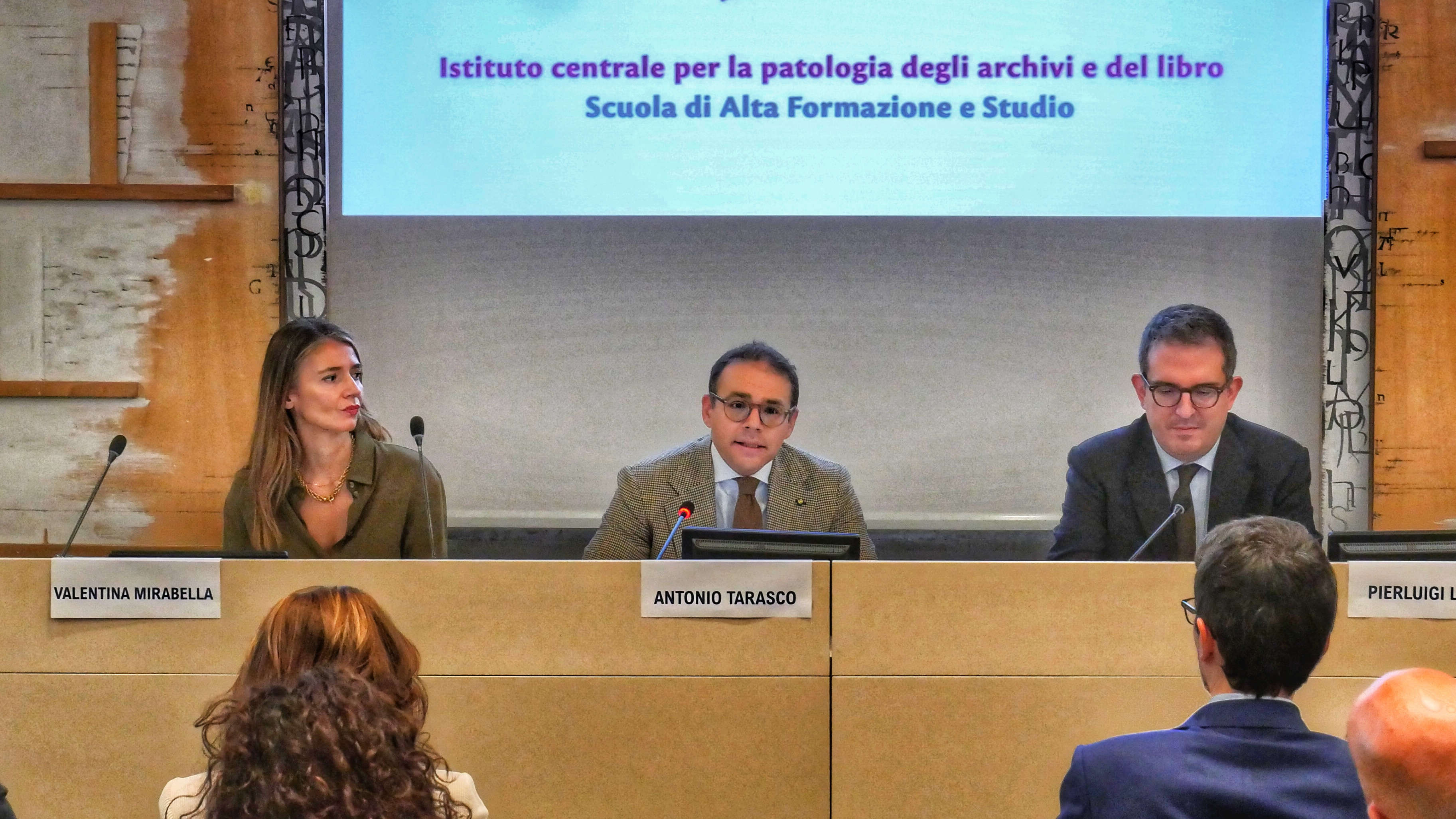 immagine del tavolo dei relatori